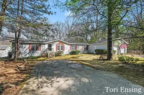 13131 Pinewood, Gowen, MI 49326