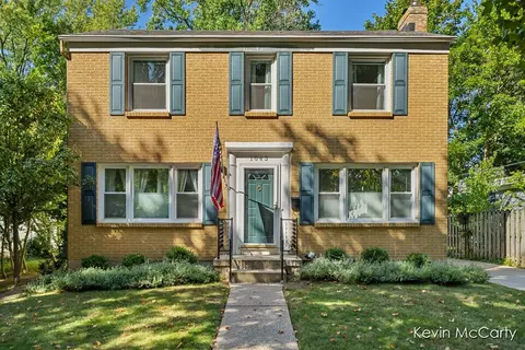 1043 Floral, Grand Rapids, MI 49506