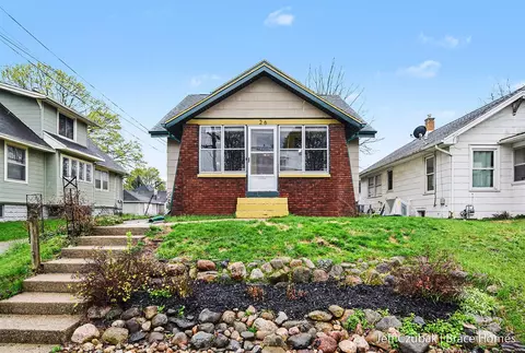 26 Burr Oak, Grand Rapids, MI 49505
