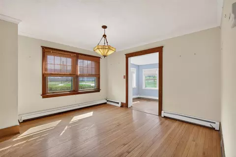 Living - 326 Edward, Jackson, MI 49201 photo 4 of 6