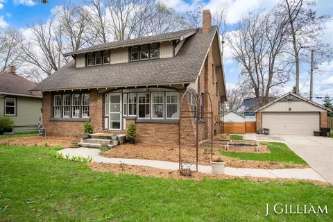 587 S S Shr, Holland, MI 49423