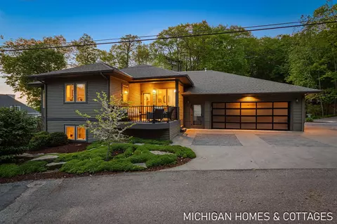 6700 Ratcliff, Holland, MI 49423