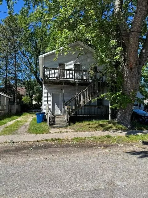 264 6th, Manistee, MI 49660