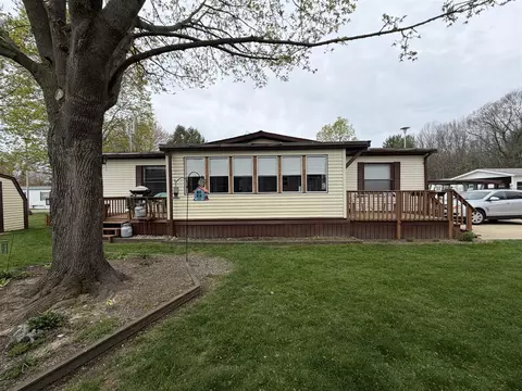 157 Apple, Muskegon, MI 49445