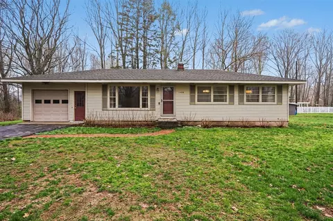 1496 S S Shr, Holland, MI 49423