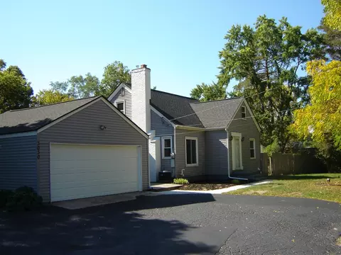 3030 Plainfield, Grand Rapids, MI 49505