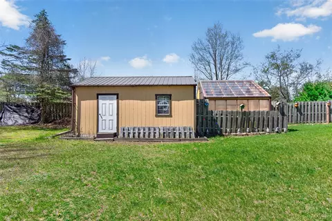 Exterior - 3900 Whipple, Jackson, MI 49201 photo 5 of 12