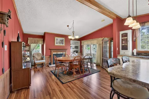 Dining - 3900 Whipple, Jackson, MI 49201 photo 1 of 4