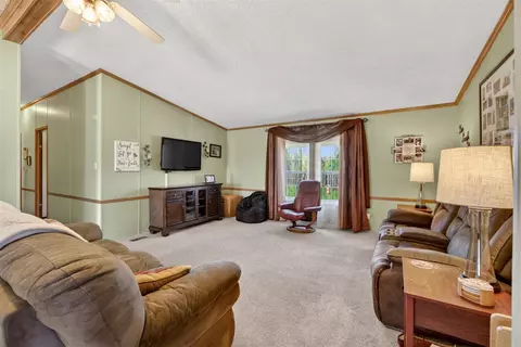 Living - 3900 Whipple, Jackson, MI 49201 photo 1 of 1