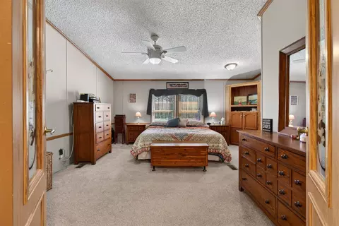 Bedroom - 3900 Whipple, Jackson, MI 49201 photo 1 of 9