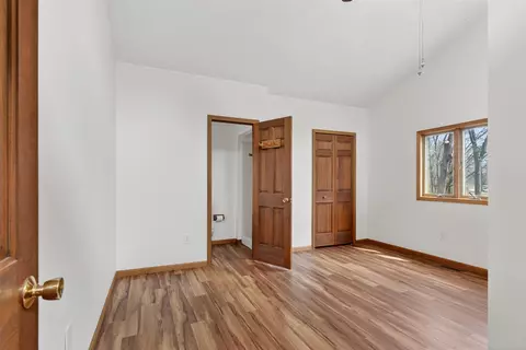 Bedroom - 11243 Pinewood, Jerome, MI 49249 photo 6 of 7