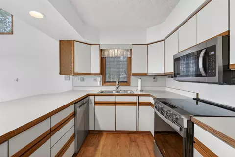 Kitchen - 11243 Pinewood, Jerome, MI 49249 photo 2 of 2