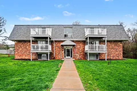 6712 Cascade #15, Grand Rapids, MI 49546