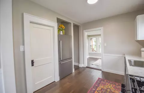 Entry Way - 377 Marshall, Coldwater, MI 49036 photo 4 of 11
