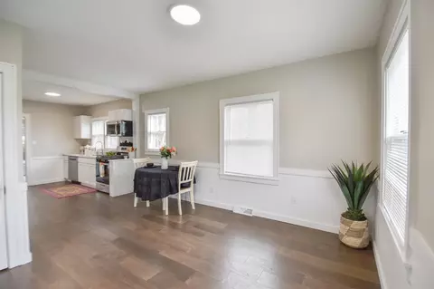 Entry Way - 377 Marshall, Coldwater, MI 49036 photo 9 of 11