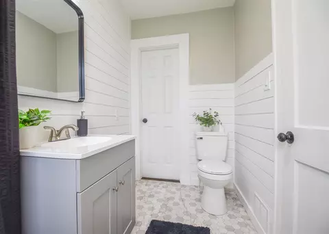 Bath - 377 Marshall, Coldwater, MI 49036 photo 1 of 2
