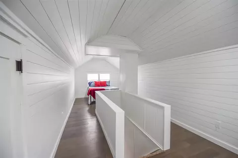 Entry Way - 377 Marshall, Coldwater, MI 49036 photo 10 of 11