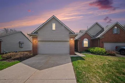 2672 Ambassador, Ypsilanti, MI 48198