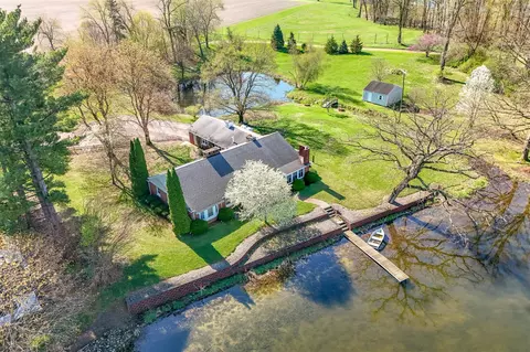 10900 Curth, Jonesville, MI 49250