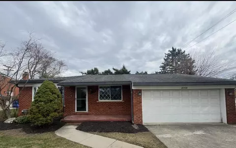 41718 Mae Wood, Sterling Heights, MI 48313