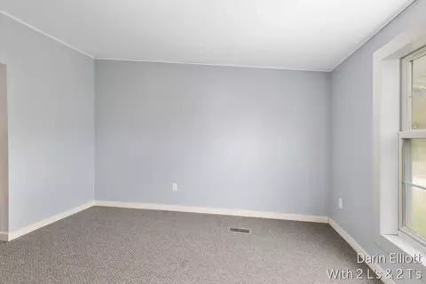 Living - 633 E Main, Ionia, MI 48846 photo 5 of 5