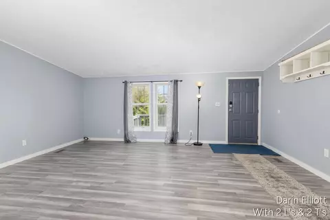 Living - 633 E Main, Ionia, MI 48846 photo 1 of 5