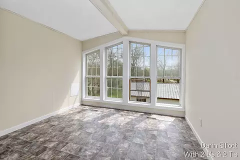 Living - 633 E Main, Ionia, MI 48846 photo 4 of 5