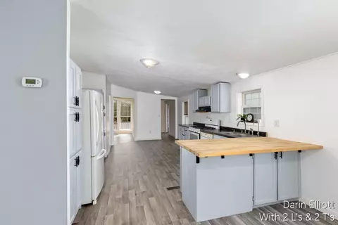 Kitchen - 633 E Main, Ionia, MI 48846 photo 2 of 2