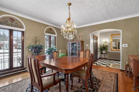Dining - 1714 4th, Jackson, MI 49203 photo 1 of 4