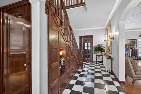Entry Way - 1714 4th, Jackson, MI 49203 photo 3 of 11