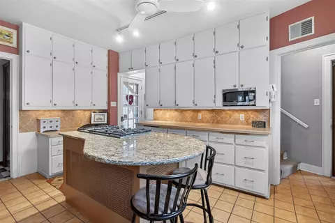 Kitchen - 1714 4th, Jackson, MI 49203 photo 4 of 9