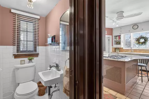 Entry Way - 1714 4th, Jackson, MI 49203 photo 6 of 11