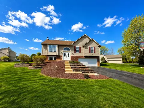 11437 Saddlebrook, Pinckney, MI 48169