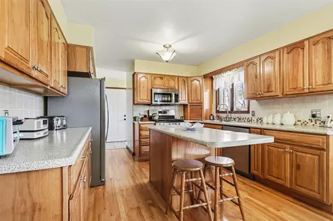 Kitchen - 8759 15 12 Mile, Marshall, MI 49068 photo 1 of 2