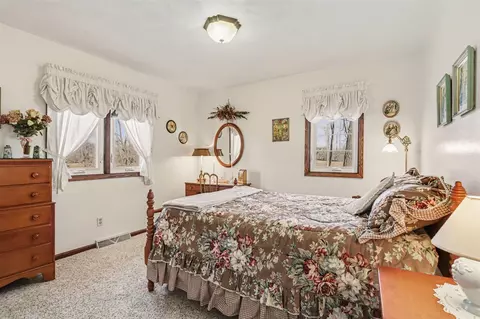 Bedroom - 8759 15 12 Mile, Marshall, MI 49068 photo 1 of 3