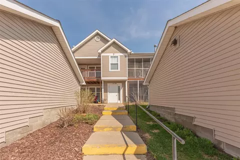 1322 Heatherwood, Ann Arbor, MI 48108