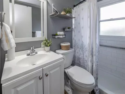 Bath - 9150 Alidor, Schoolcraft, MI 49087 photo 1 of 1