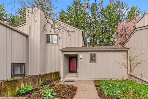 2172 Overlook, Ann Arbor, MI 48103