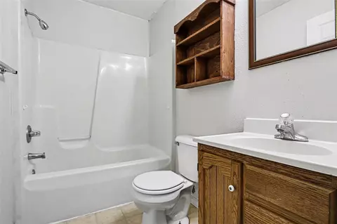 Bath - 488 Florence, Constantine, MI 49042 photo 1 of 1