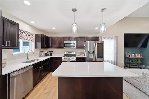 Kitchen - 5178 Stone Riv, Jackson, MI 49201 photo 4 of 5