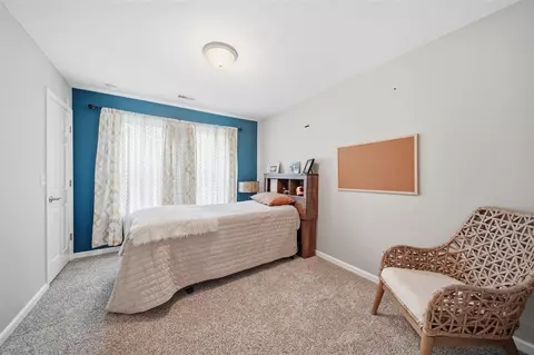 Bedroom - 5178 Stone Riv, Jackson, MI 49201 photo 5 of 6