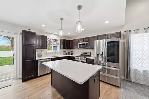 Kitchen - 5178 Stone Riv, Jackson, MI 49201 photo 2 of 5