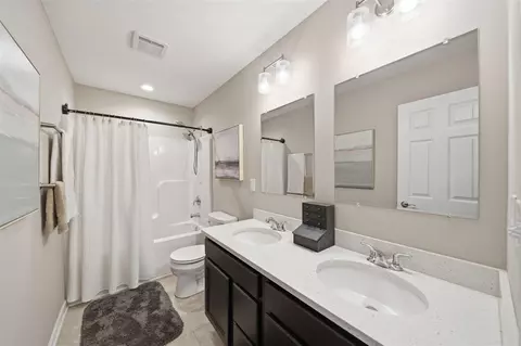 Bath - 5178 Stone Riv, Jackson, MI 49201 photo 2 of 3