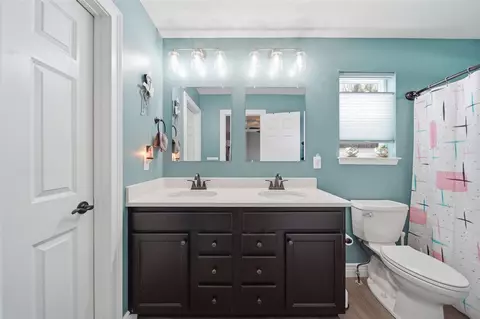 Bath - 5178 Stone Riv, Jackson, MI 49201 photo 1 of 3