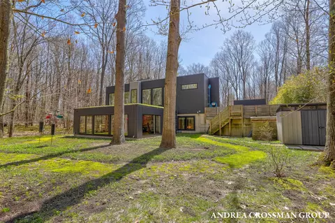 6919 Bendemeer, Fennville, MI 49408