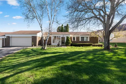 5327 Fairway, West Bloomfield, MI 48323