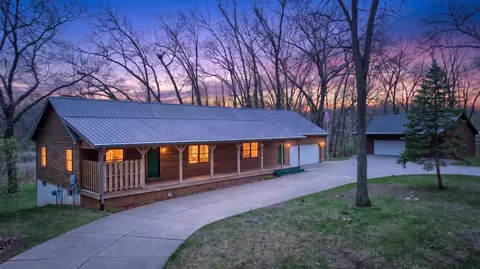 4993 Farwell Lk, Horton, MI 49246