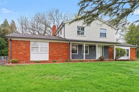 2028 E Hammond Lk, Bloomfield Hills, MI 48302