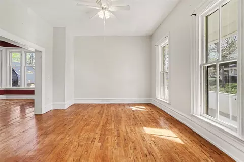 Living - 1006 Maple, Jackson, MI 49203 photo 4 of 4