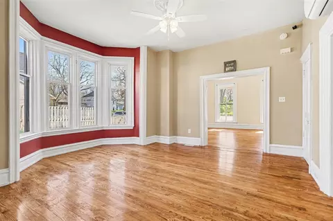 Living - 1006 Maple, Jackson, MI 49203 photo 2 of 4